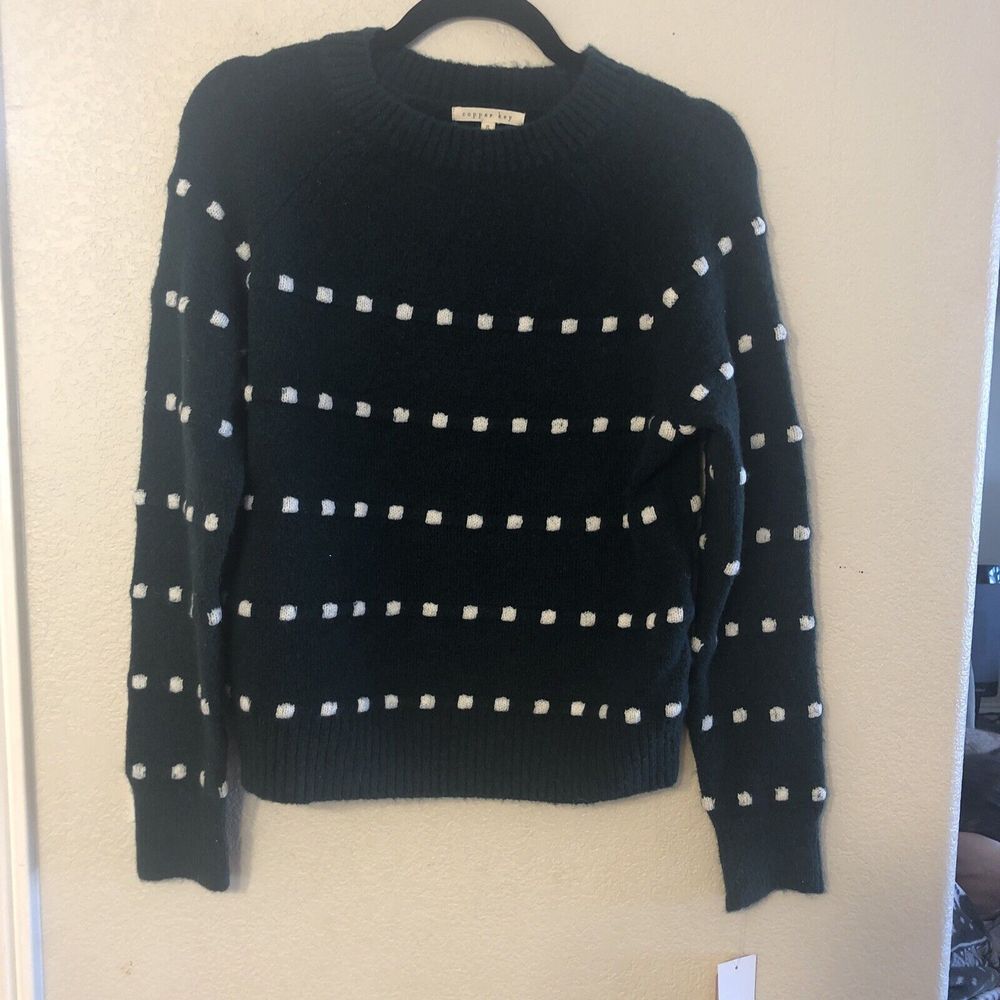 NEW‎ Copper Key Women's White and Dark Green Sweater  Size S NWT